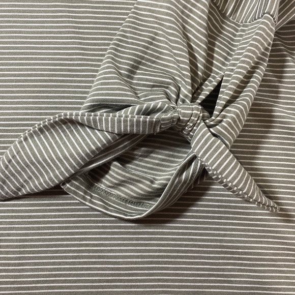 Susina Striped Top with Elbow Length Sleeves in Taupe and White Size‎ M - Picture 7 of 9